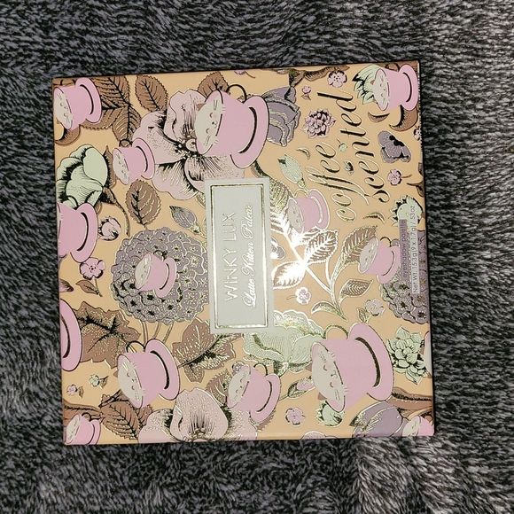 🎉HPx6🎉 Winky Lux Latte Kitten Eyeshadow Palette - Picture 3 of 4